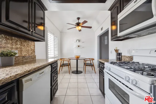 $589,000 | 14365 Foothill Boulevard, Unit 7, Sylmar, CA 91342