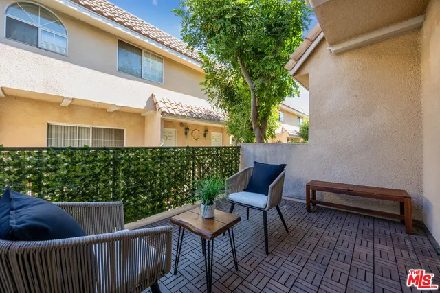 $589,000 | 14365 Foothill Boulevard, Unit 7, Sylmar, CA 91342