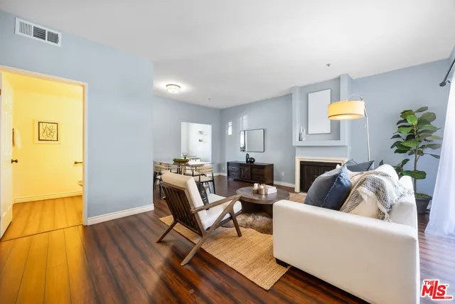 $589,000 | 14365 Foothill Boulevard, Unit 7, Sylmar, CA 91342