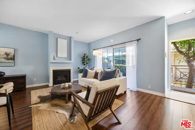 $589,000 | 14365 Foothill Boulevard, Unit 7, Sylmar, CA 91342