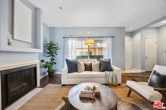 $589,000 | 14365 Foothill Boulevard, Unit 7, Sylmar, CA 91342