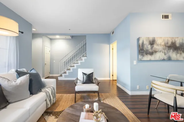 $589,000 | 14365 Foothill Boulevard, Unit 7, Sylmar, CA 91342