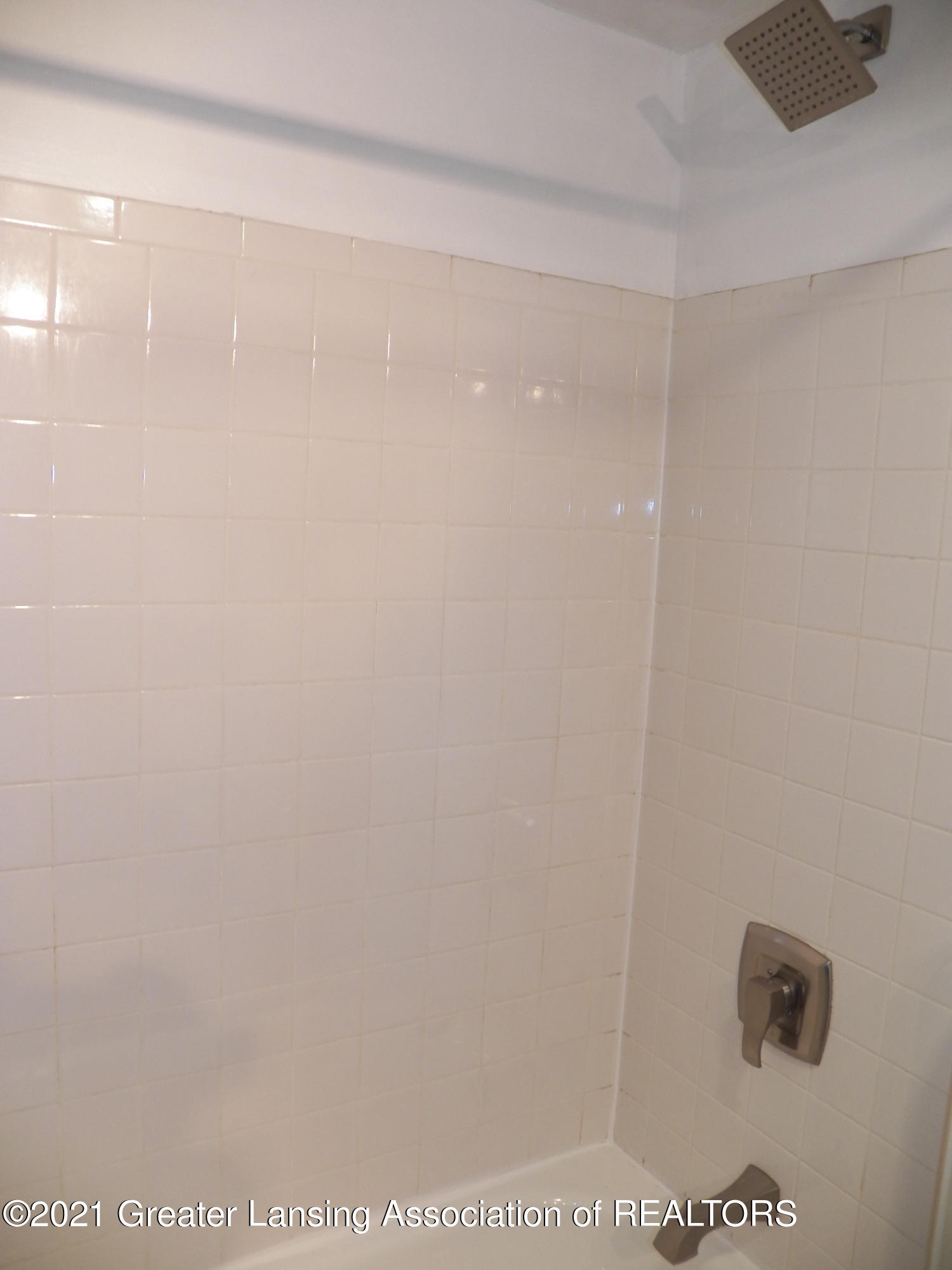 6017 Hilliard Road Lansing, MI 48911 - Photo 10 of 14 shower