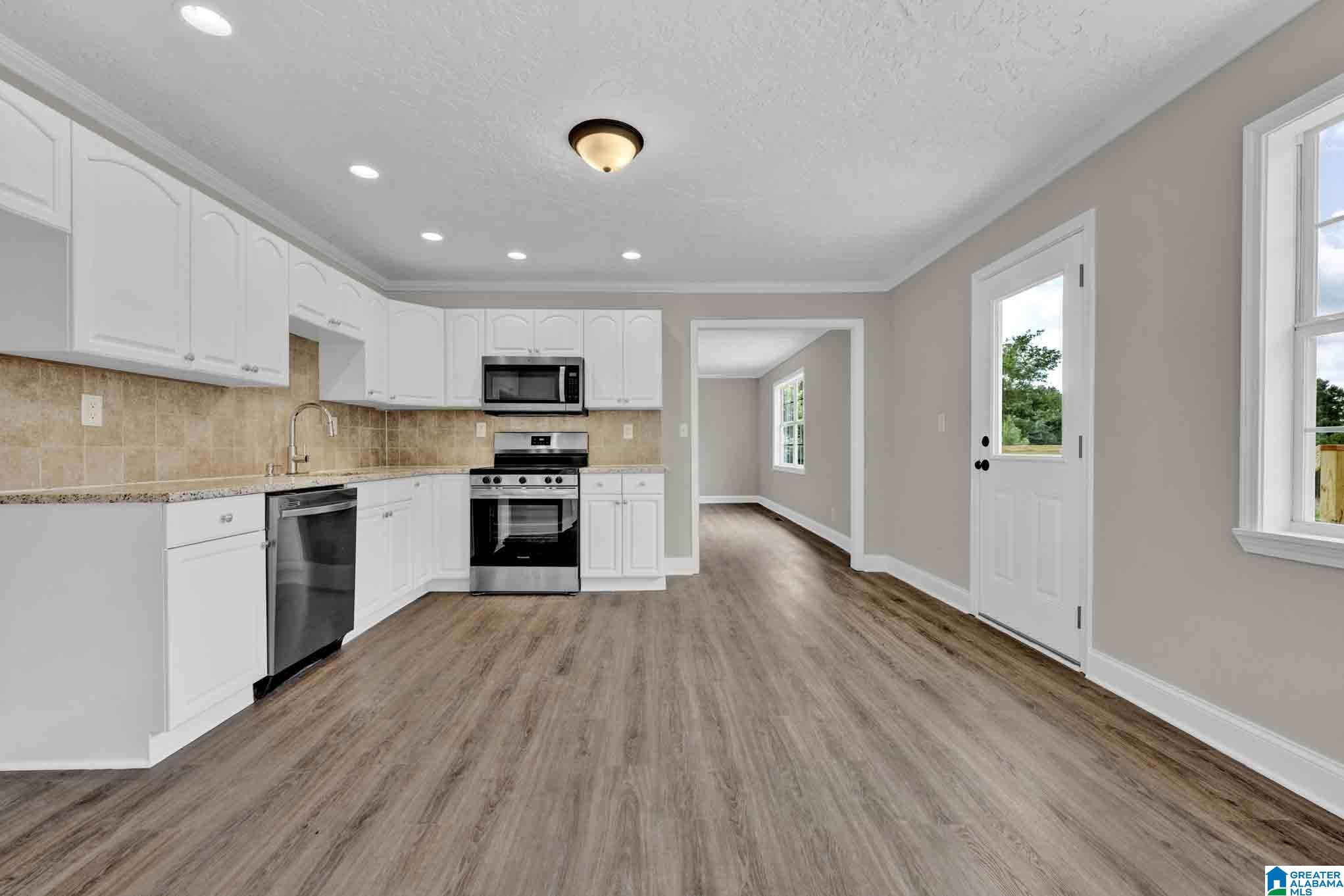 600 Holt Circle Hayden, AL 35079 - Photo 8 of 37