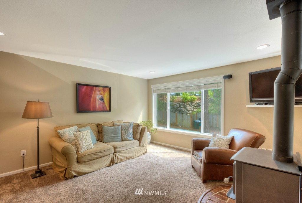8810 Shell Place, Unit 200L Edmonds, WA 98026 - Photo 2 of 16