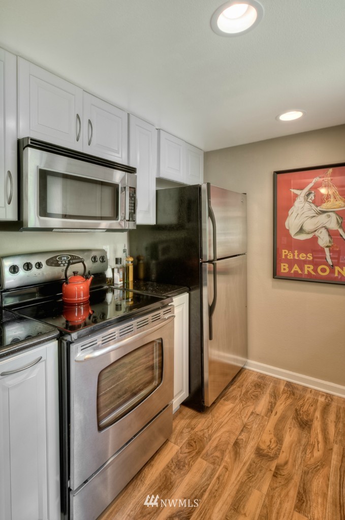 8810 Shell Place, Unit 200L Edmonds, WA 98026 - Photo 5 of 16