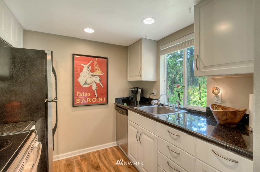 8810 Shell Place, Unit 200L Edmonds, WA 98026 - Photo 6 of 16