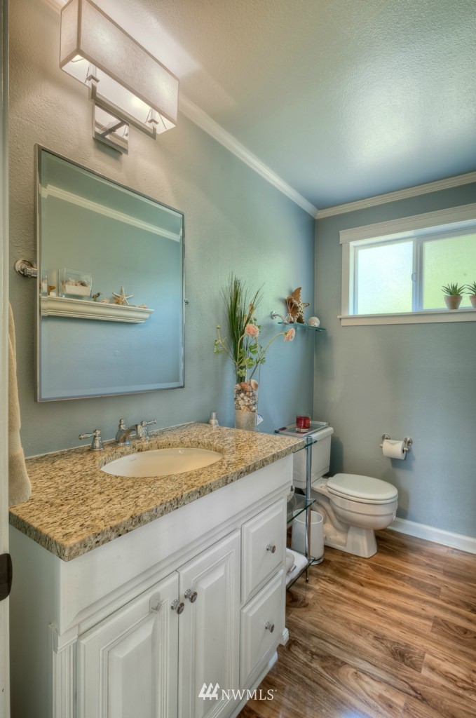 8810 Shell Place, Unit 200L Edmonds, WA 98026 - Photo 7 of 16