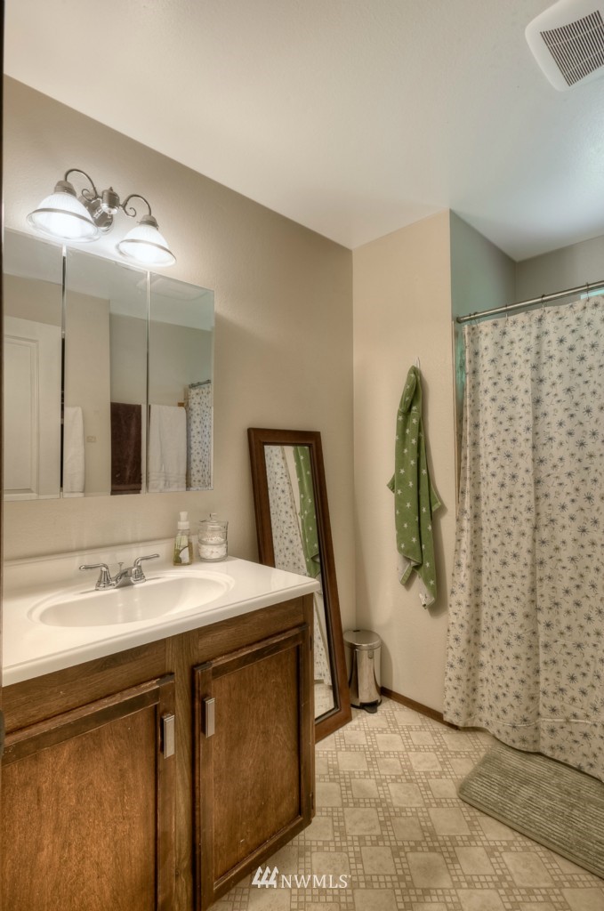 8810 Shell Place, Unit 200L Edmonds, WA 98026 - Photo 9 of 16