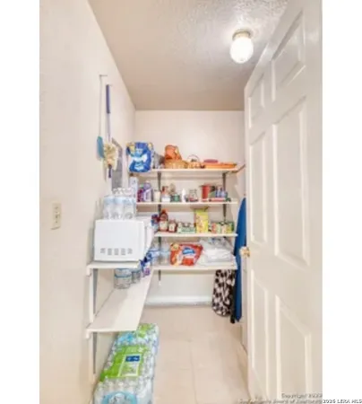 $950 | 622 South Oak Street, Pearsall, TX 78061