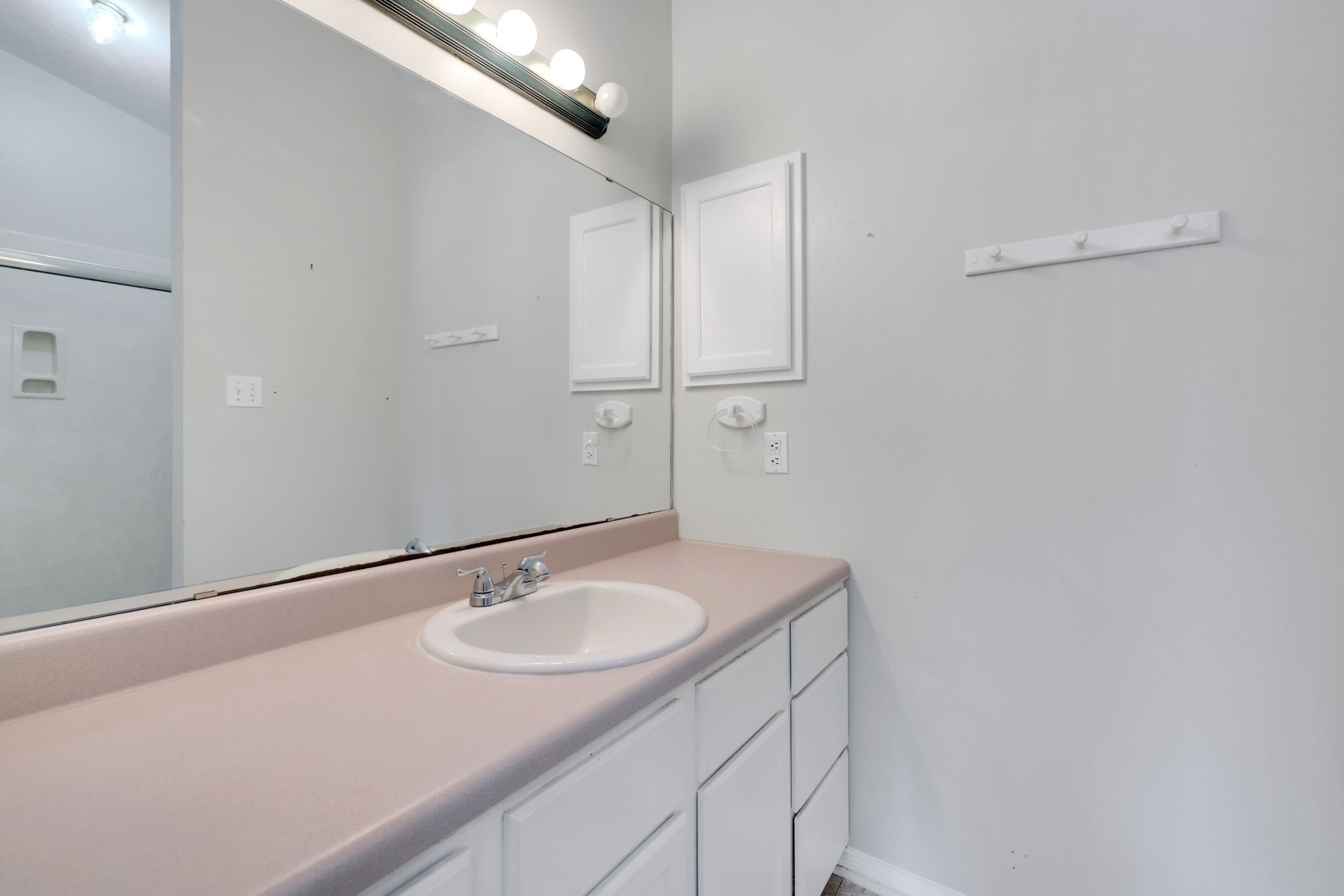 360 Holiday Lane Coldspring, TX 77331 - Photo 17 of 40 Primary bathroom