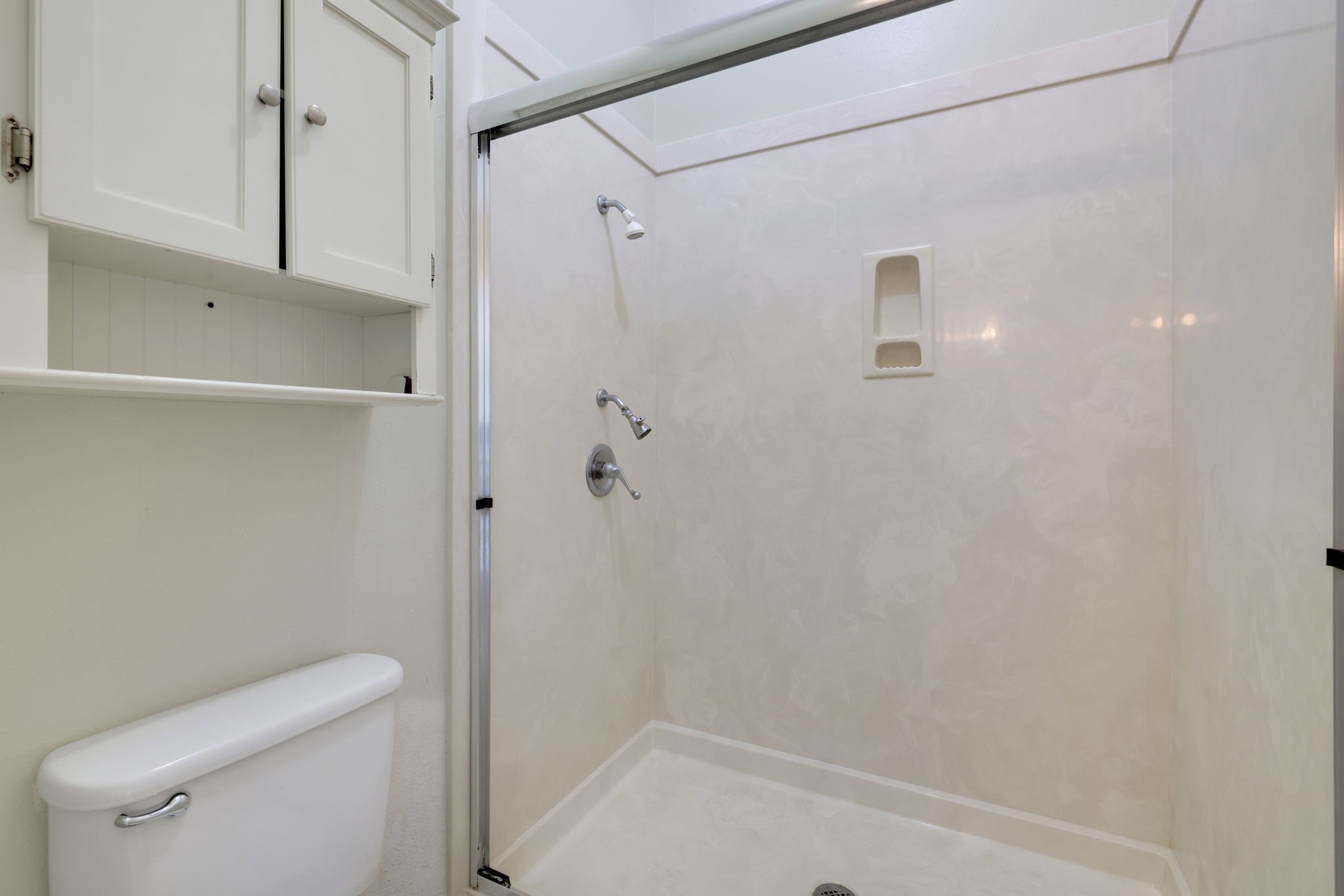 360 Holiday Lane Coldspring, TX 77331 - Photo 18 of 40 Primary bathroom