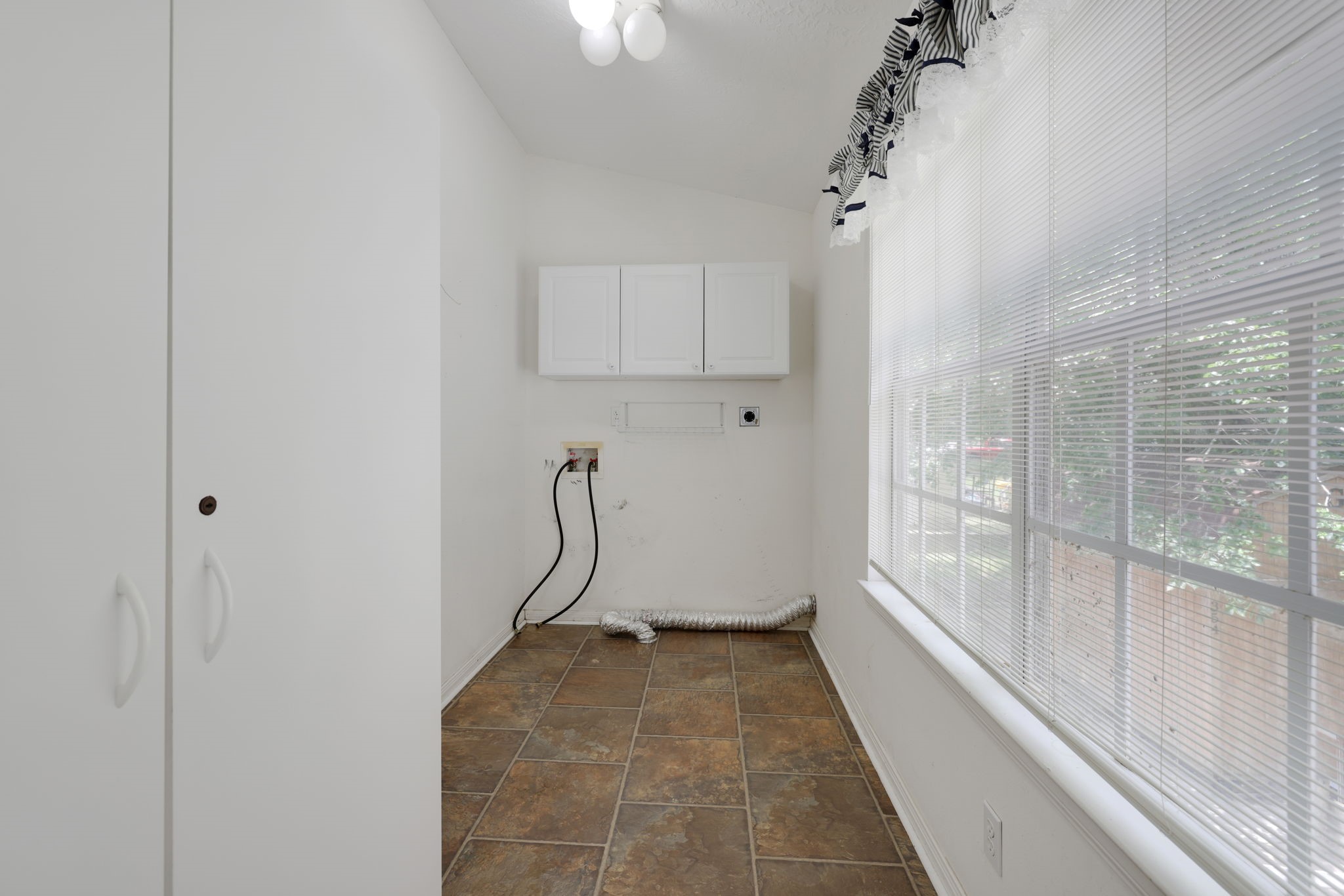 360 Holiday Lane Coldspring, TX 77331 - Photo 24 of 40 Laundry room off the kitchen