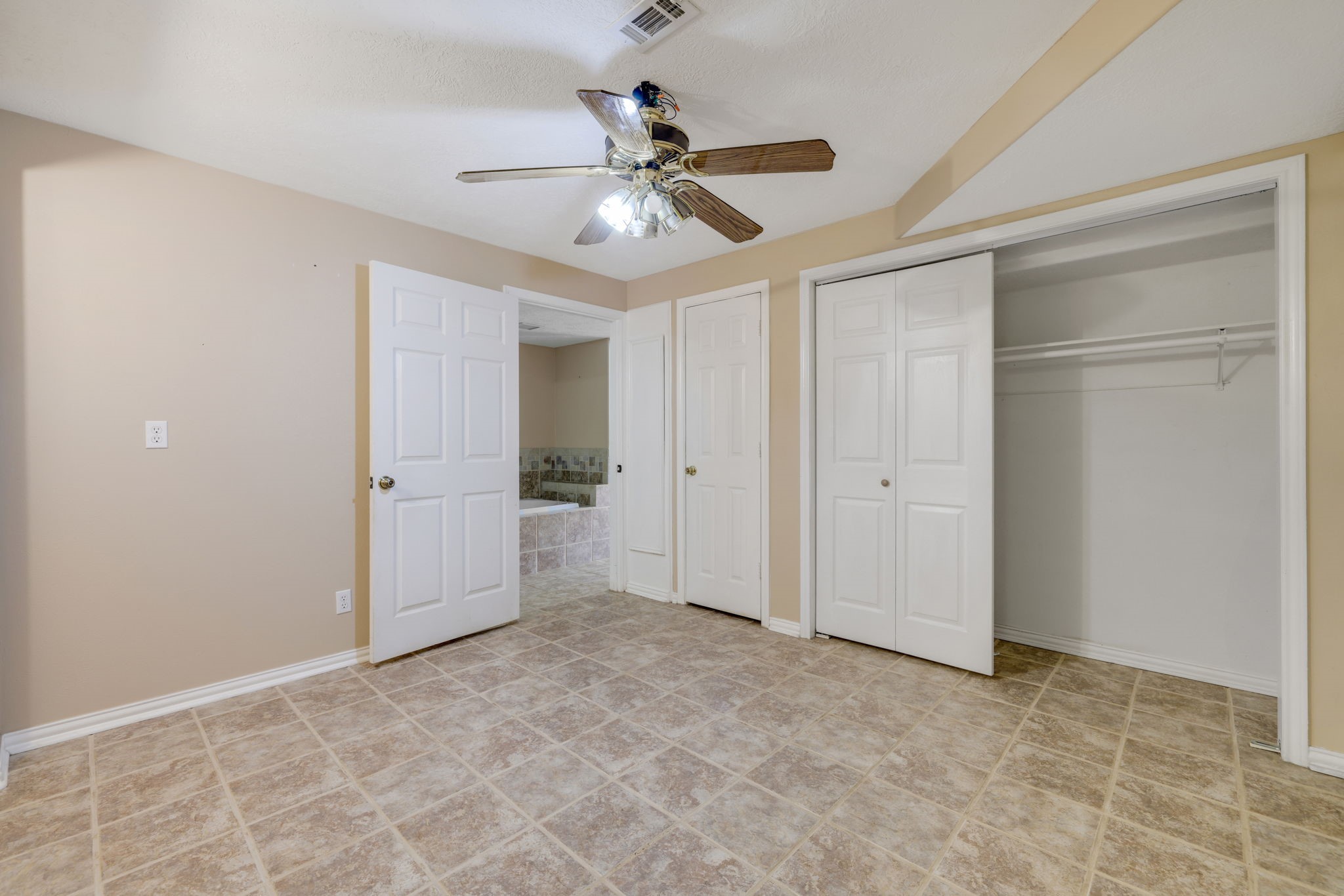 360 Holiday Lane Coldspring, TX 77331 - Photo 33 of 40 Additional bedroom downstairs