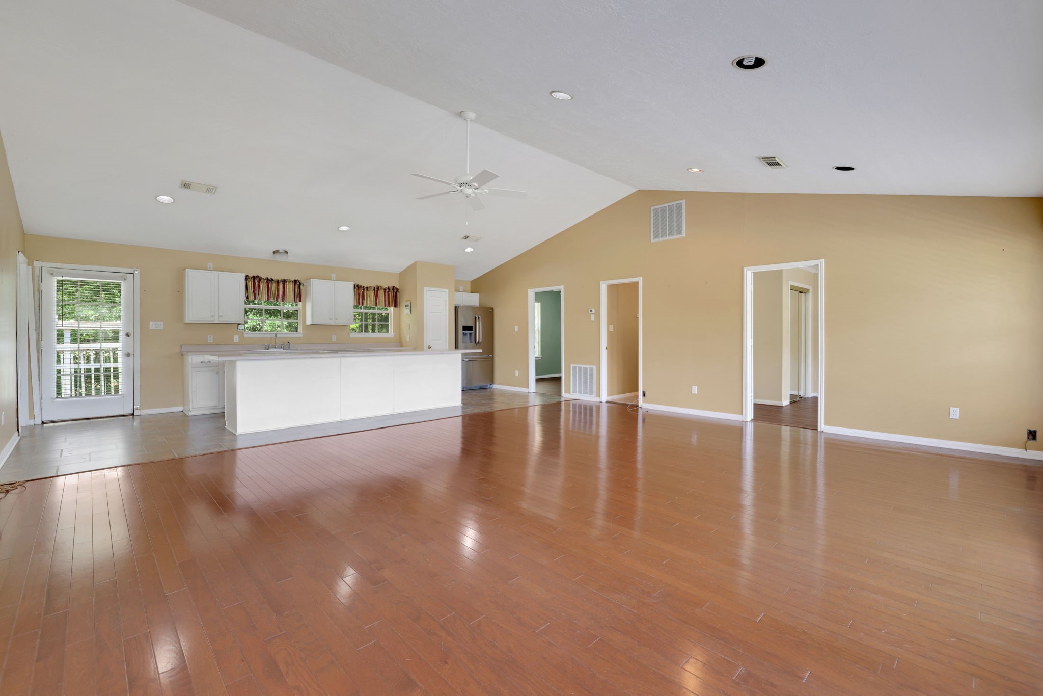 360 Holiday Lane Coldspring, TX 77331 - Photo 7 of 40 Spacious with high ceilings