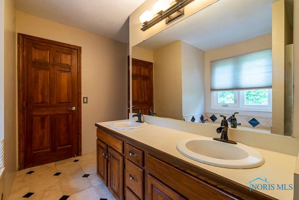 5217 Olde Ridge Road Sylvania, OH 43560 - Photo 23 of 35 Gallery Image 23