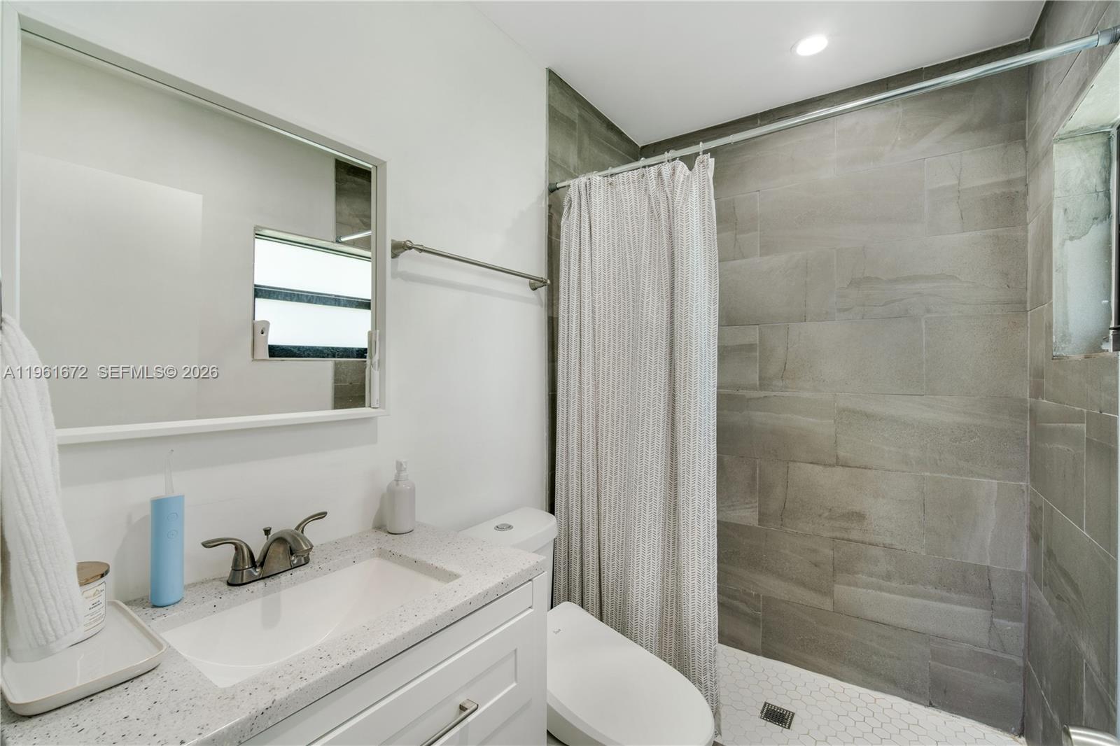 2701 Northeast 52nd Street Lighthouse Point, FL 33064 - Photo 22 of 57