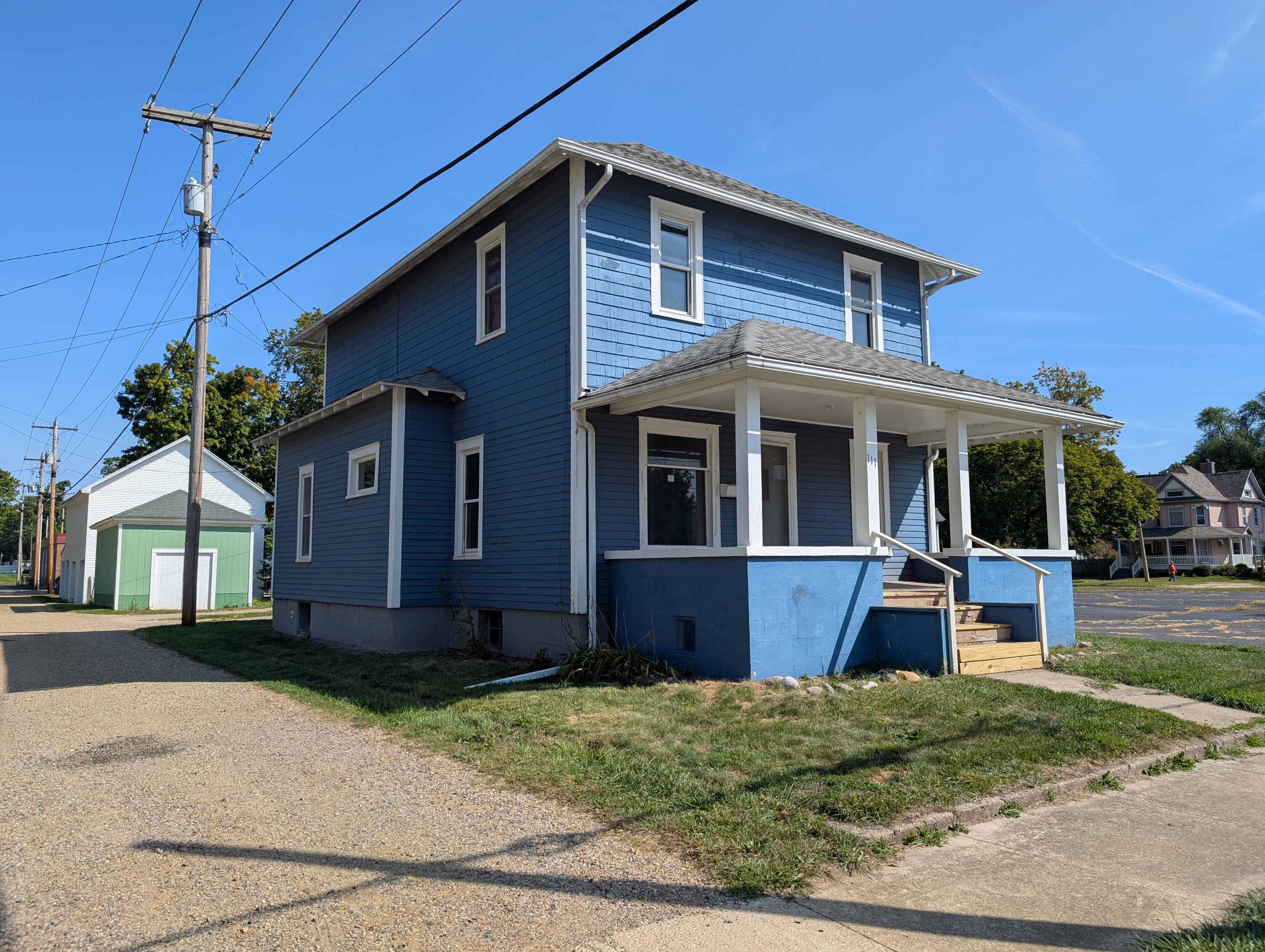 111 West Kelsey Street Three Rivers, MI 49093 - Photo 2 of 13 PXL_20250909_153249316