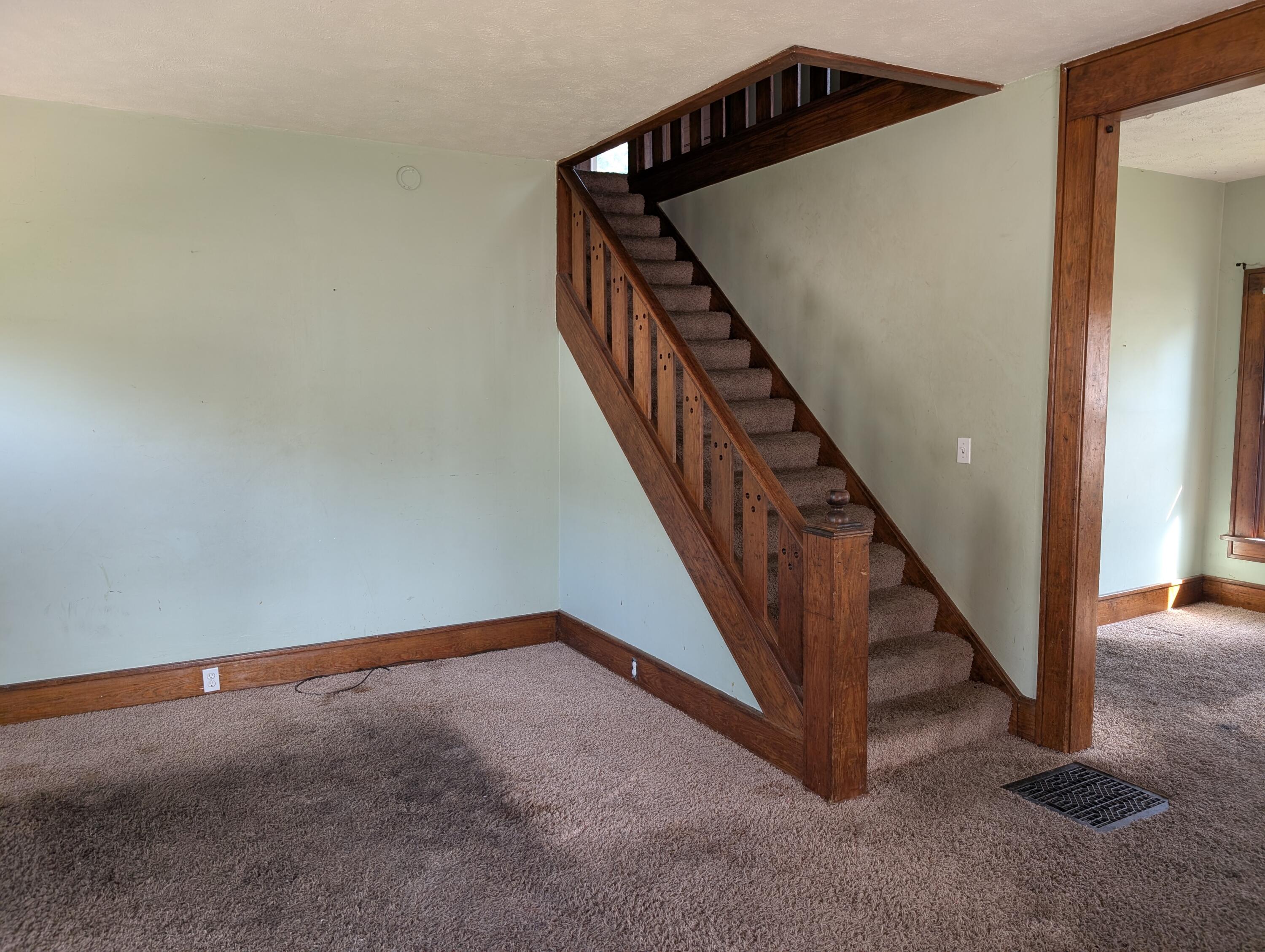 111 West Kelsey Street Three Rivers, MI 49093 - Photo 4 of 13 PXL_20250909_154043711