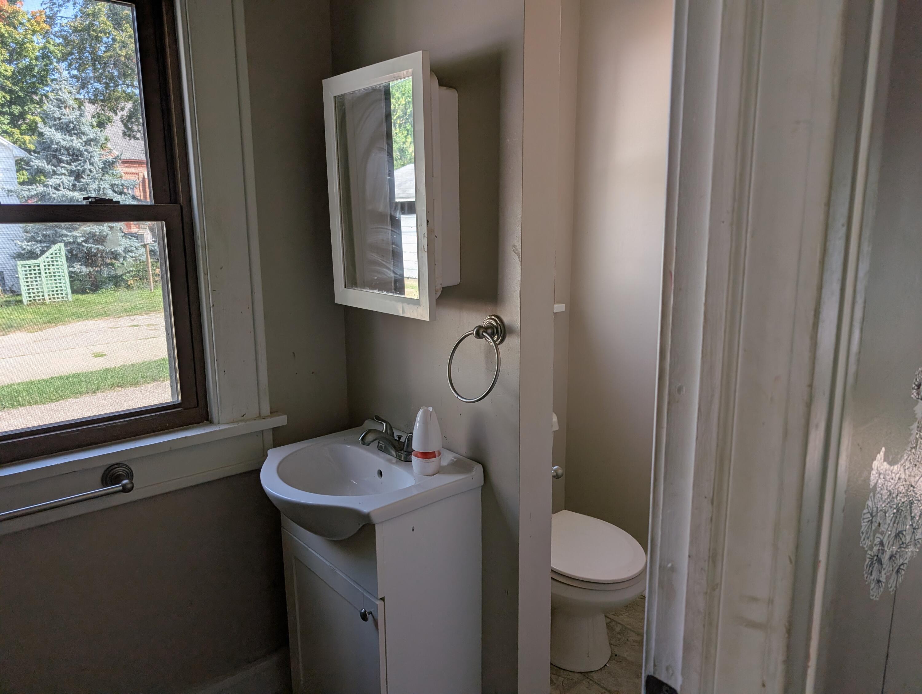 111 West Kelsey Street Three Rivers, MI 49093 - Photo 9 of 13 PXL_20250909_154153852