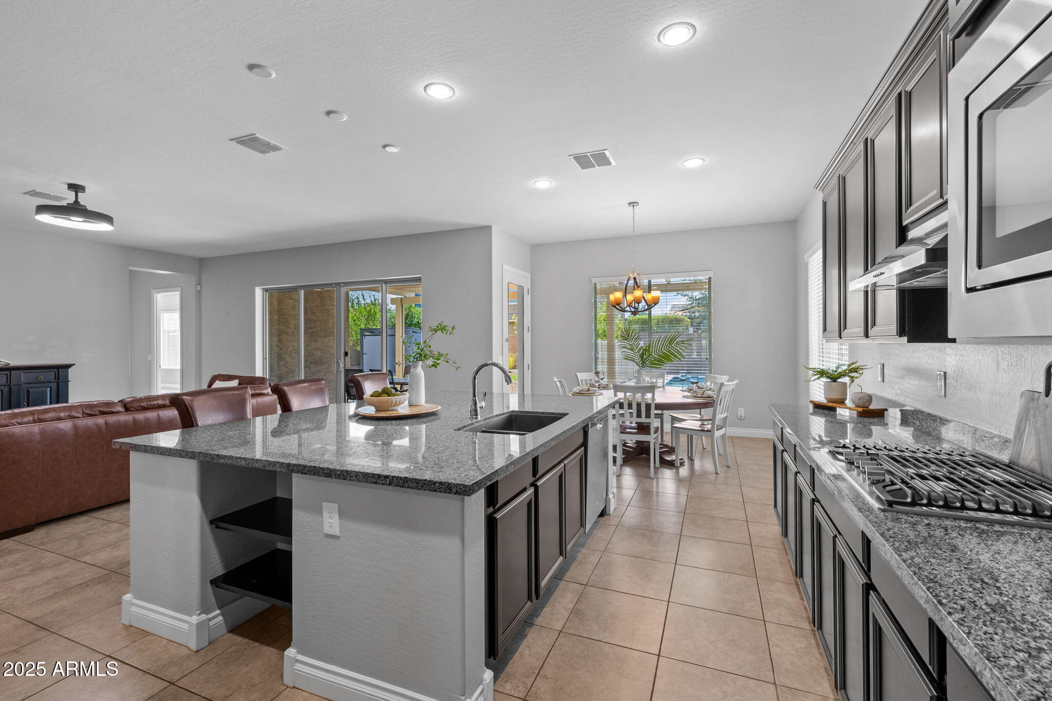 10535 Diffraction Avenue Mesa, AZ 85212 - Photo 26 of 126 Kitchen