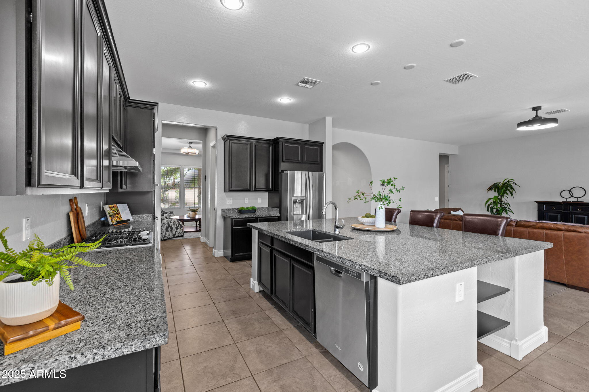 10535 Diffraction Avenue Mesa, AZ 85212 - Photo 27 of 126 Kitchen
