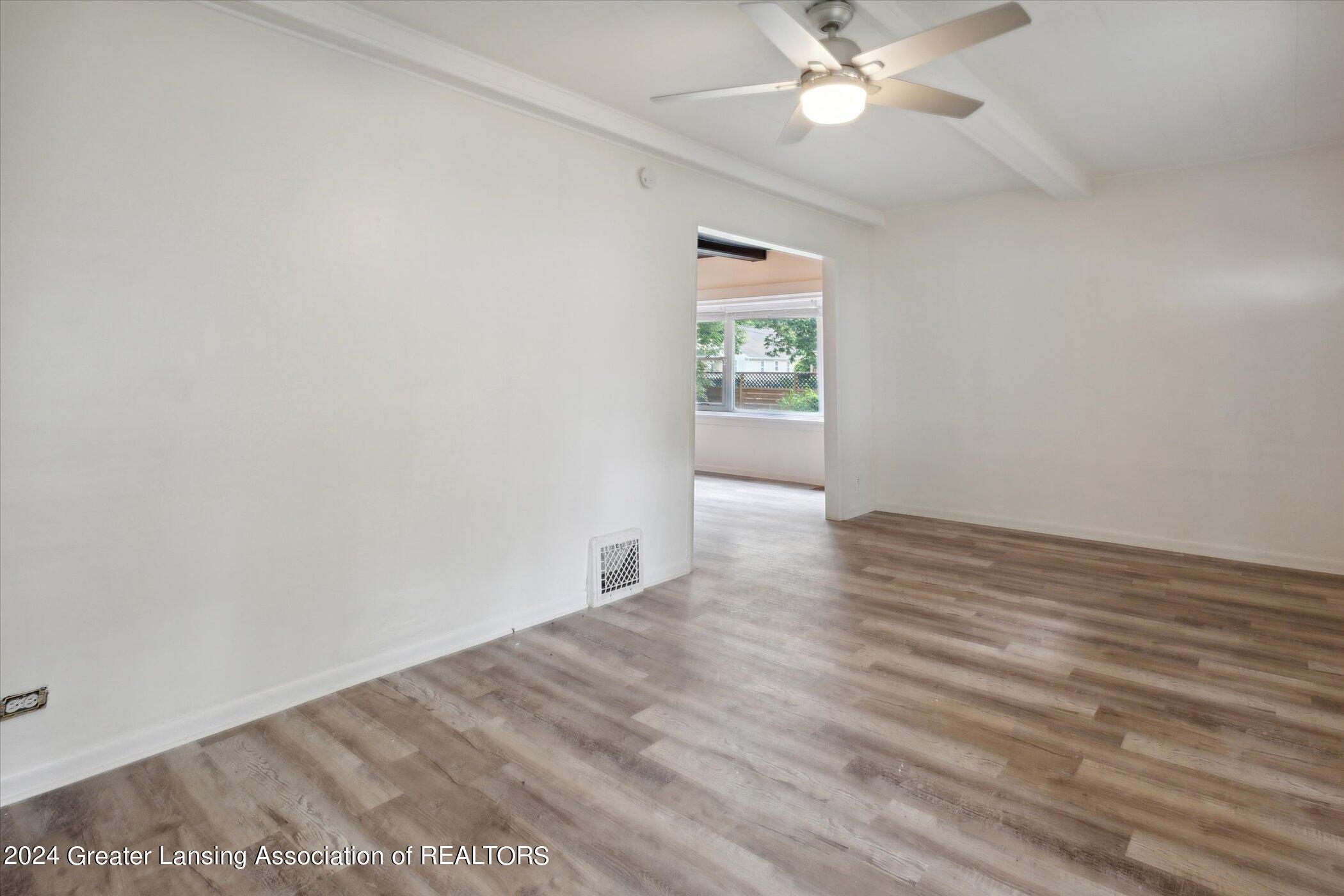 2211 South Rundle Avenue Lansing, MI 48910 - Photo 9 of 39 10-2211-S-Rundle-Ave-Lansing-MI-48910-Wi