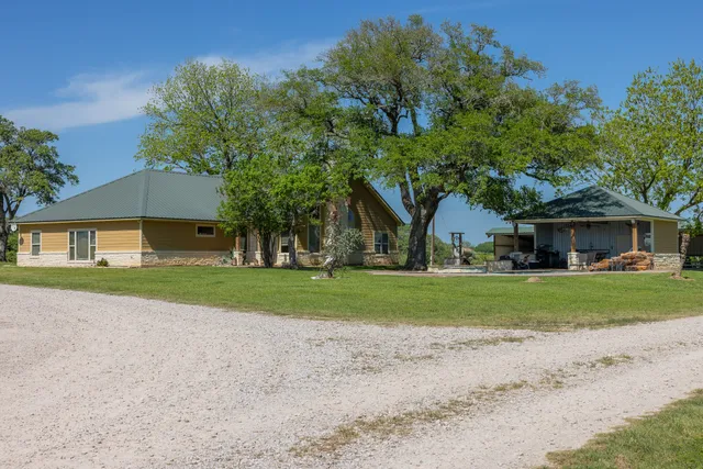 $3,250,000 | 6808 Cedar Hill Road, Brenham, TX 77833