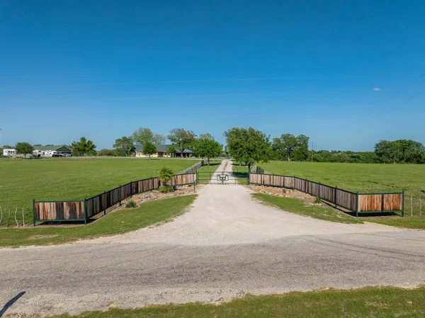 $3,250,000 | 6808 Cedar Hill Road, Brenham, TX 77833