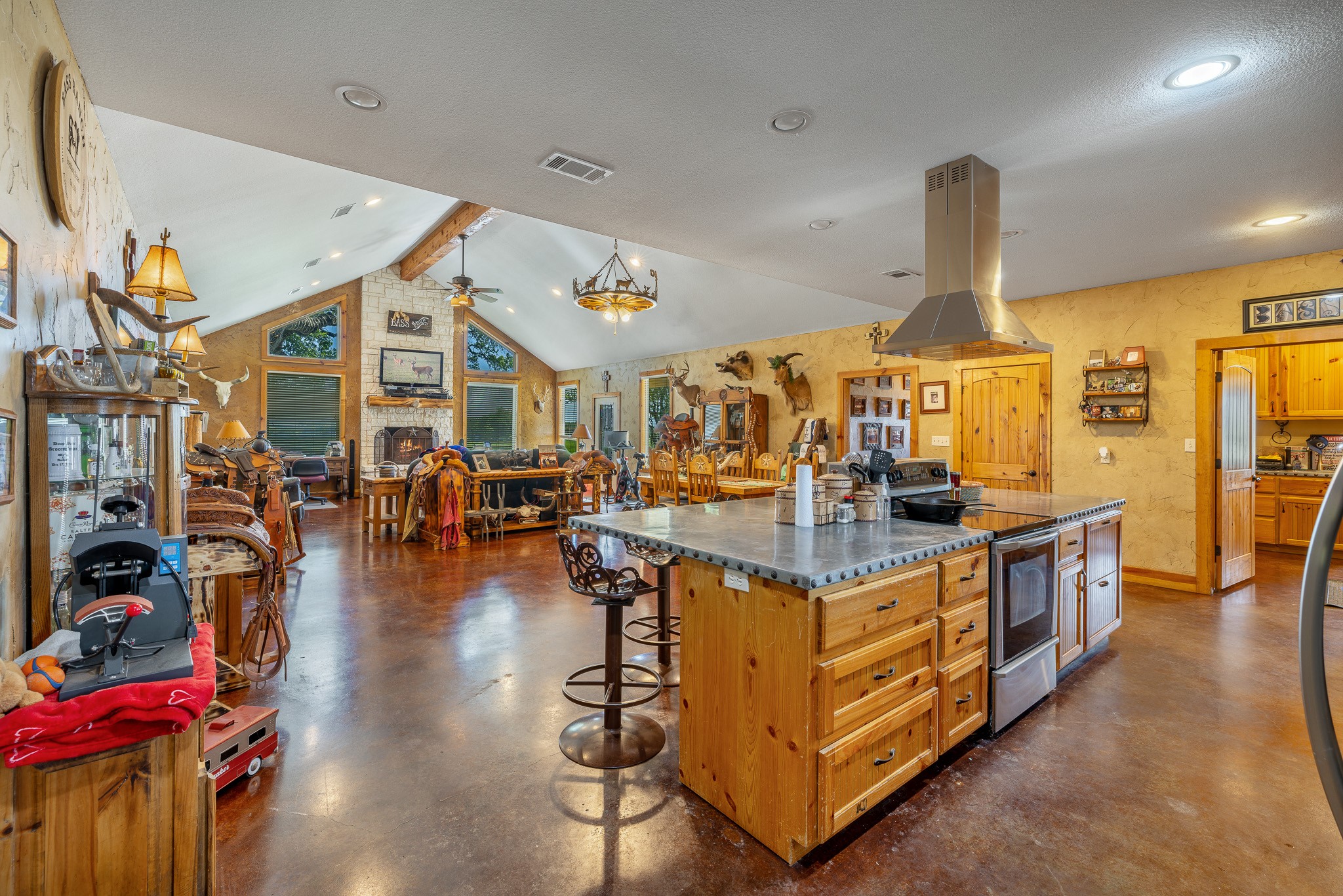 6808 Cedar Hill Road Brenham, TX 77833 - Photo 5 of 40