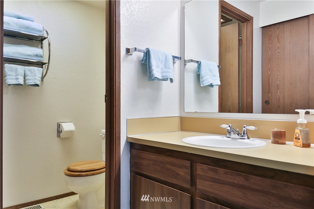 108 Vashon Avenue Southeast Renton, WA 98059 - Photo 11 of 24 Gallery Image 11