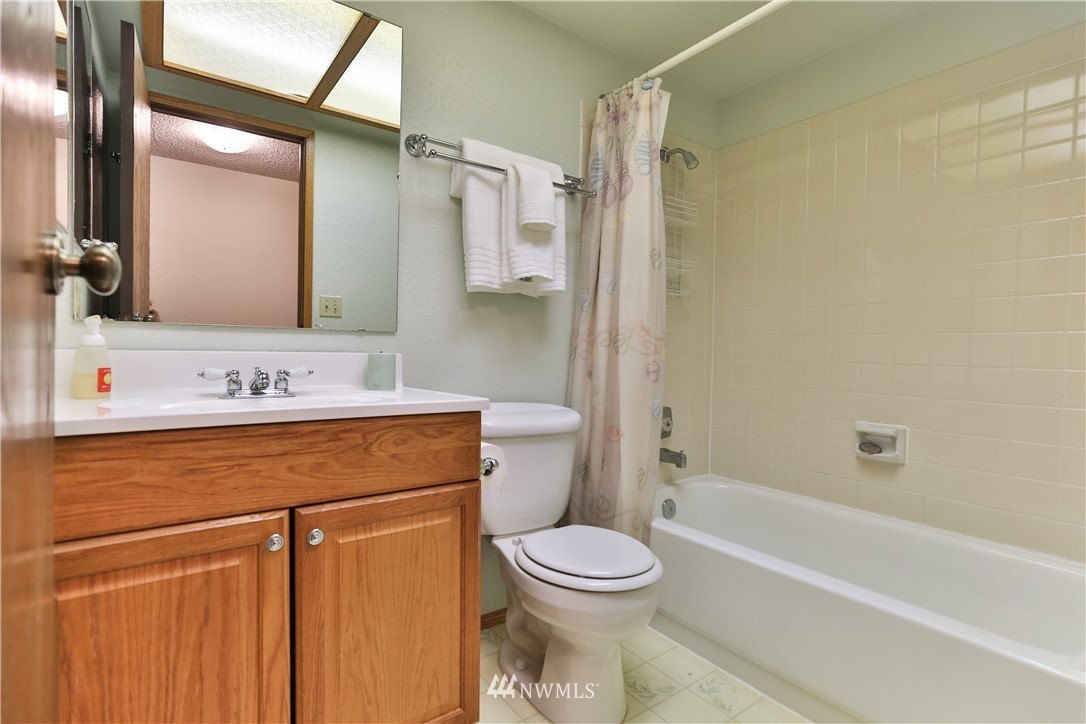 108 Vashon Avenue Southeast Renton, WA 98059 - Photo 15 of 24 Gallery Image 15
