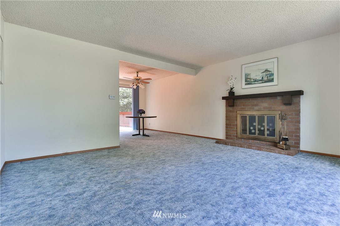 108 Vashon Avenue Southeast Renton, WA 98059 - Photo 4 of 24 Gallery Image 4