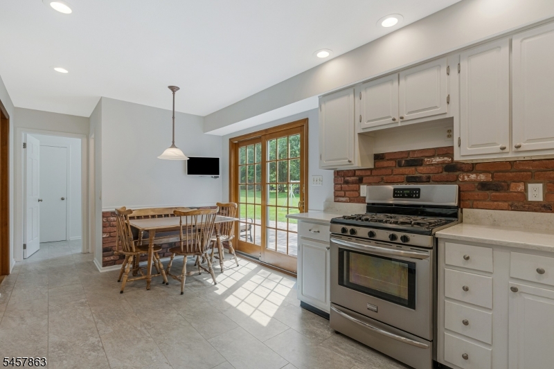 258 Dutch Farm Road Bridgewater, NJ 08807 - Photo 18 of 38 Gallery Image 18