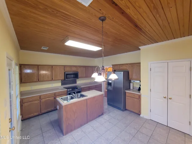 $399,000 | 13165 Coldwater Drive, Olive Branch, MS 38654