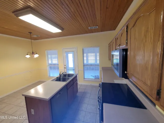 $399,000 | 13165 Coldwater Drive, Olive Branch, MS 38654