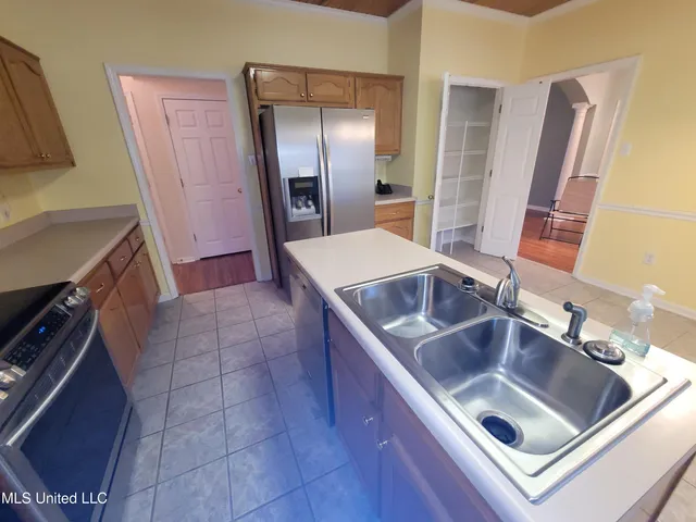 $399,000 | 13165 Coldwater Drive, Olive Branch, MS 38654