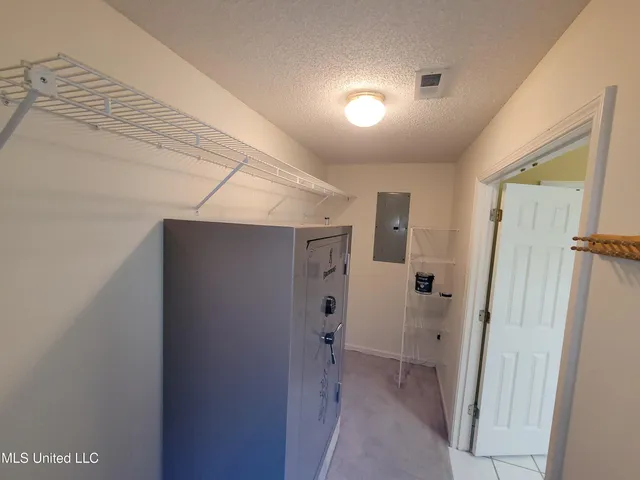 $399,000 | 13165 Coldwater Drive, Olive Branch, MS 38654