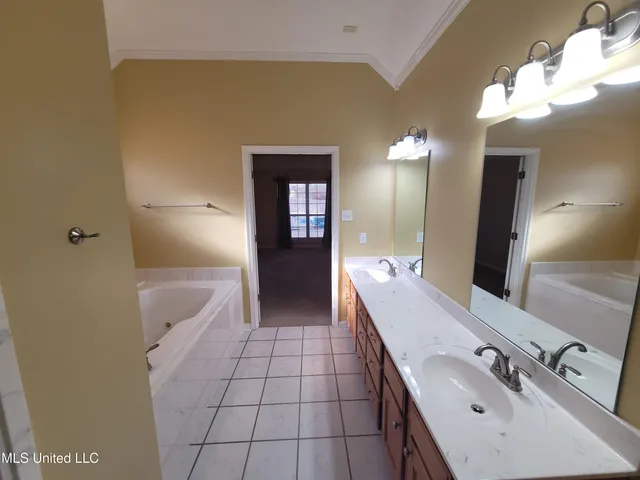 $399,000 | 13165 Coldwater Drive, Olive Branch, MS 38654