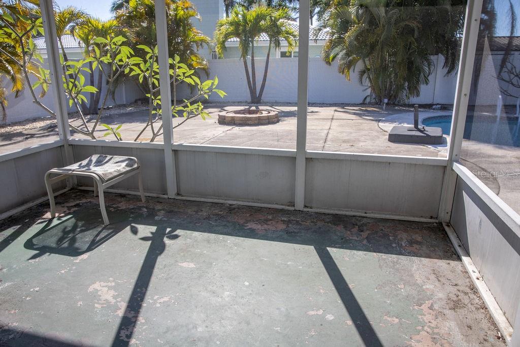 10126 4th Street East Treasure Island, FL 33706 - Photo 15 of 34