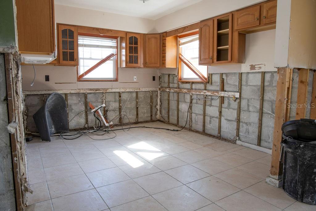 10126 4th Street East Treasure Island, FL 33706 - Photo 17 of 34