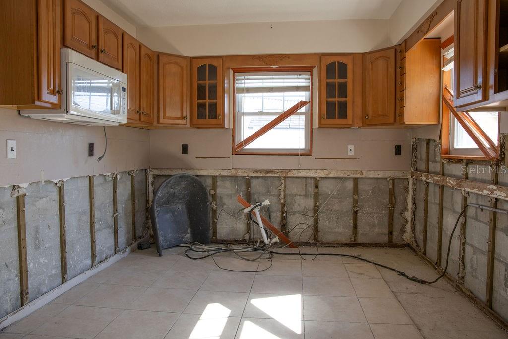 10126 4th Street East Treasure Island, FL 33706 - Photo 18 of 34