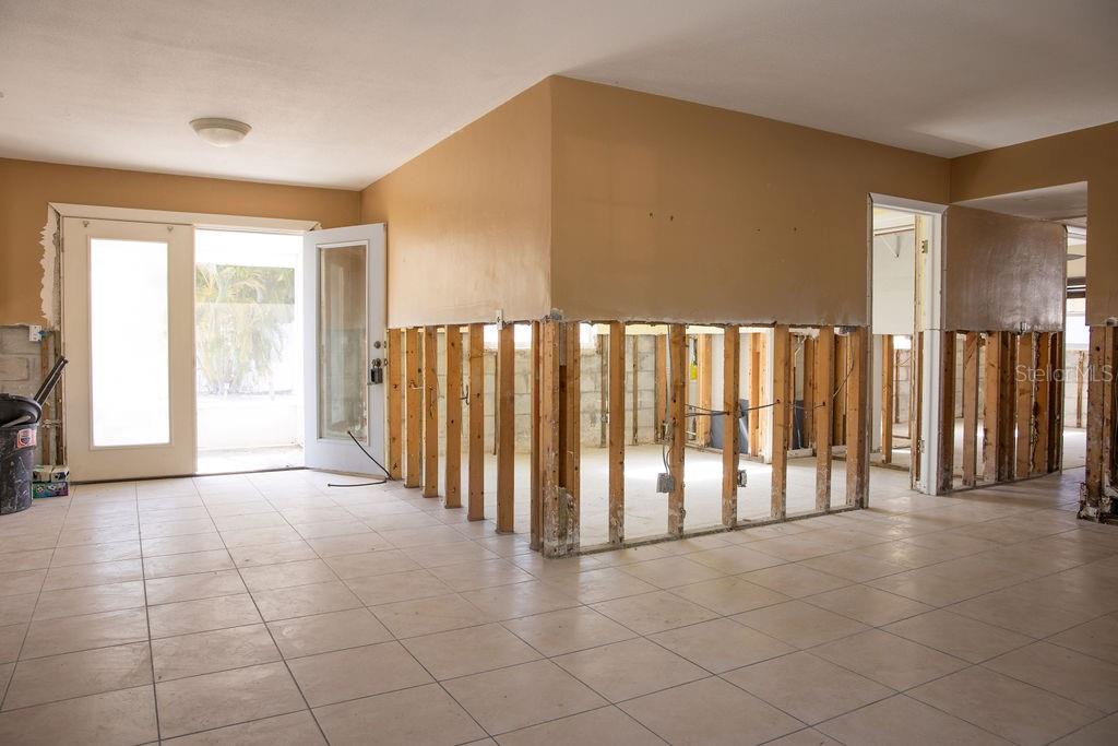 10126 4th Street East Treasure Island, FL 33706 - Photo 22 of 34