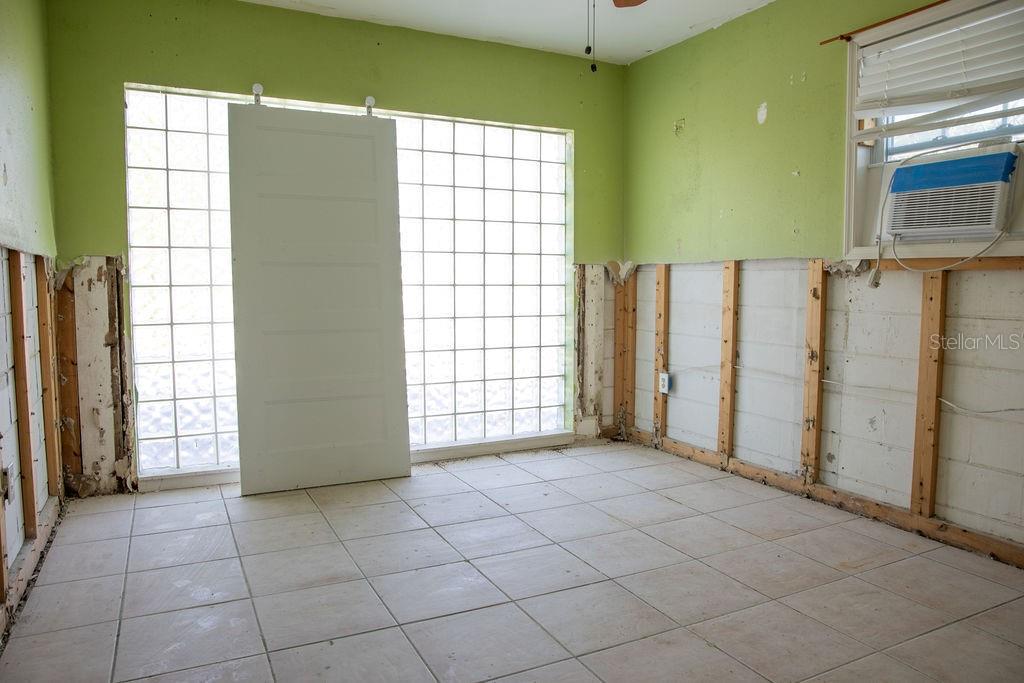 10126 4th Street East Treasure Island, FL 33706 - Photo 24 of 34