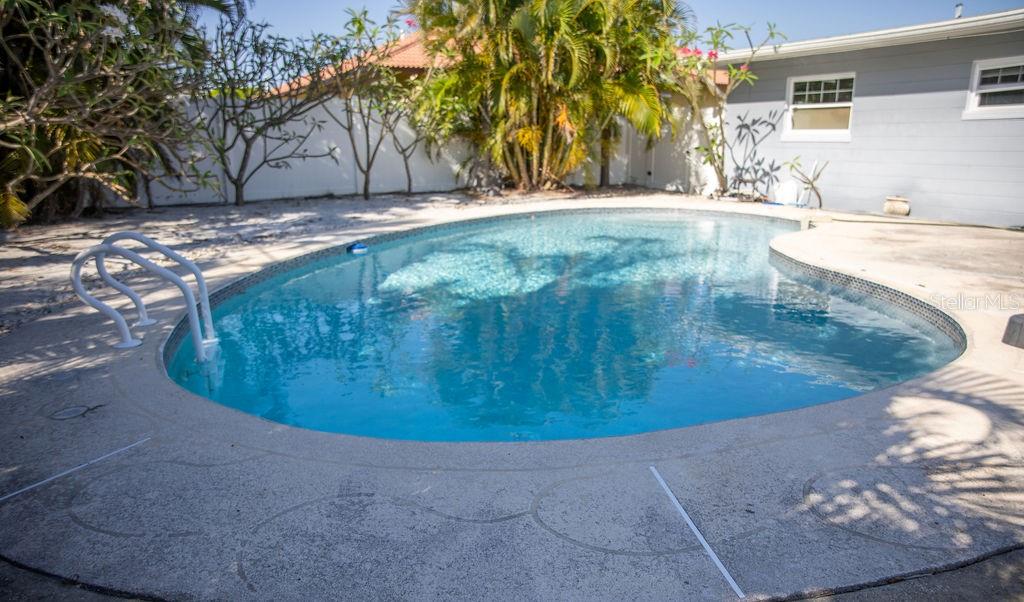 10126 4th Street East Treasure Island, FL 33706 - Photo 9 of 34