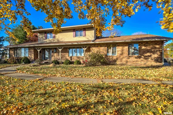 $430,000 | 1619 West Hallock Hollow Road, Edelstein, IL 61526