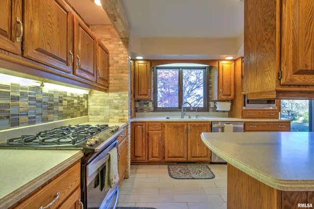 $499,900 | 1619 West Hallock Hollow Road, Edelstein, IL 61526