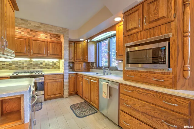 $499,900 | 1619 West Hallock Hollow Road, Edelstein, IL 61526