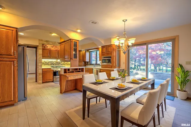 $499,900 | 1619 West Hallock Hollow Road, Edelstein, IL 61526