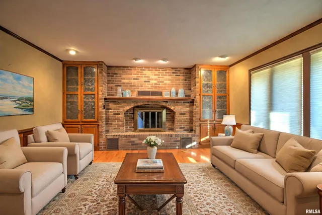 $499,900 | 1619 West Hallock Hollow Road, Edelstein, IL 61526